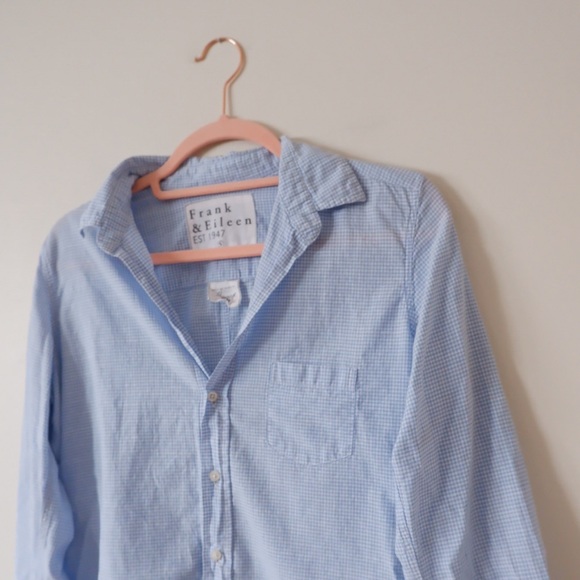 FRANK & EILEEN BARRY BUTTON UP - Picture 2 of 7